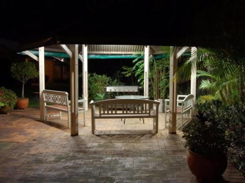 Sunshine Coast Motor Lodge Woombye Kültér fotó